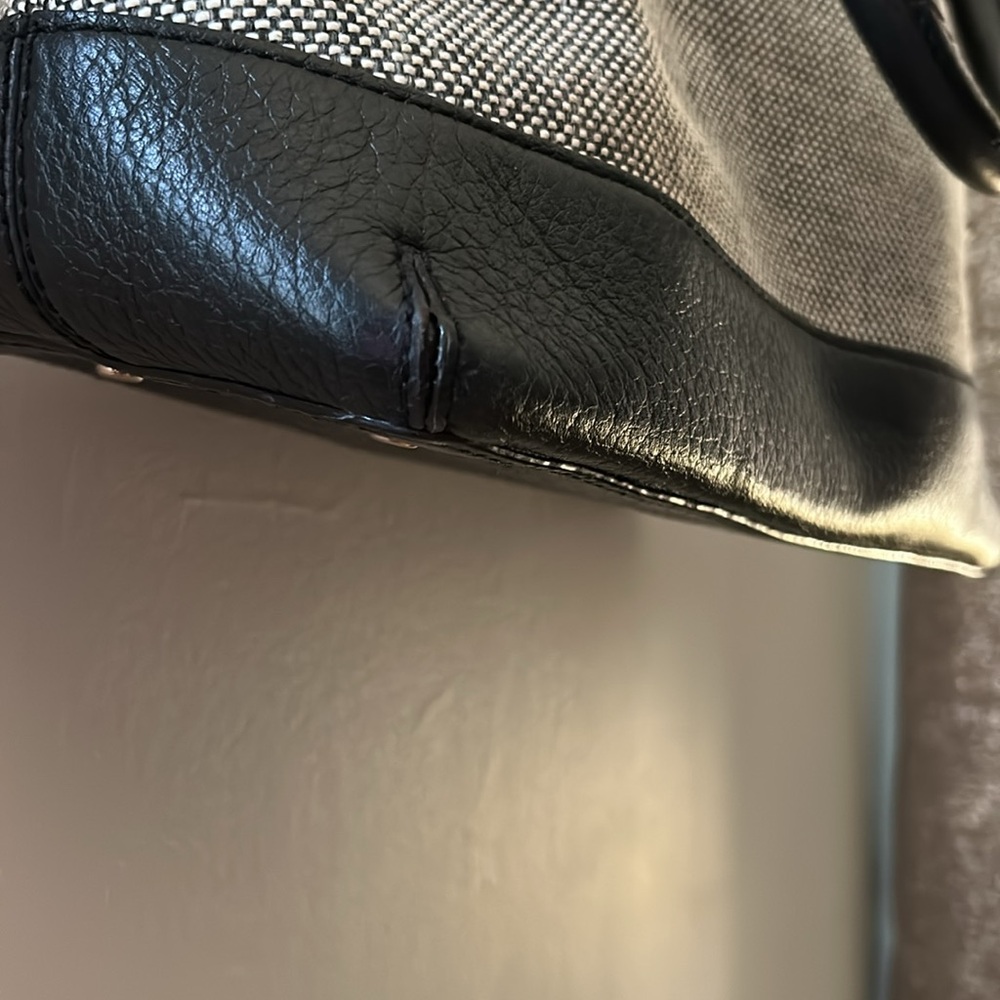 Kate Spade Black and White Textured Bag - Picture 4 of 12